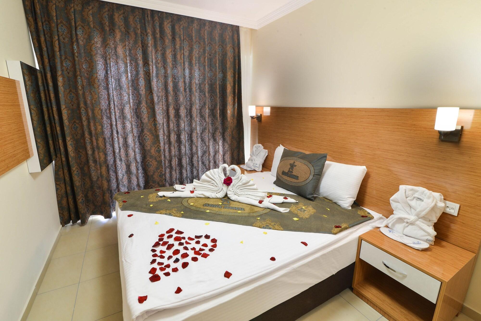 Grand Ozgul Thermal Holiday Village Gazligol Exterior photo